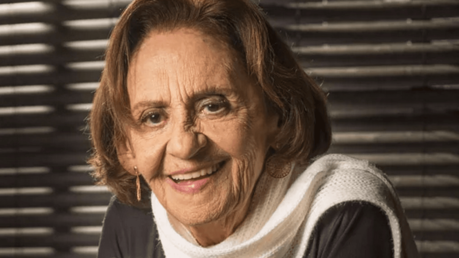Filha de Laura Cardoso se emociona ao relembrar momento em que a atriz partiu