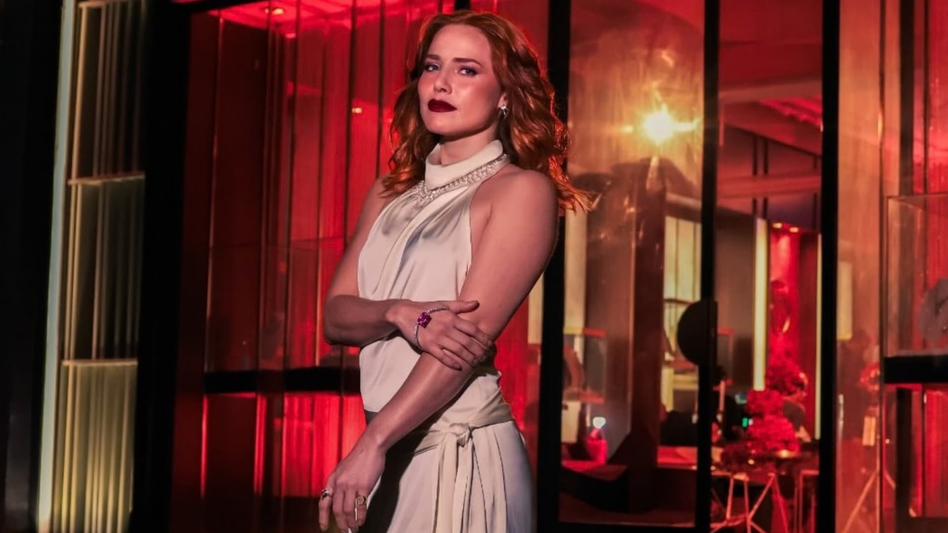 Letícia Colin fica ruiva para nova fase de Adriana em “Quem Ama Cuida”