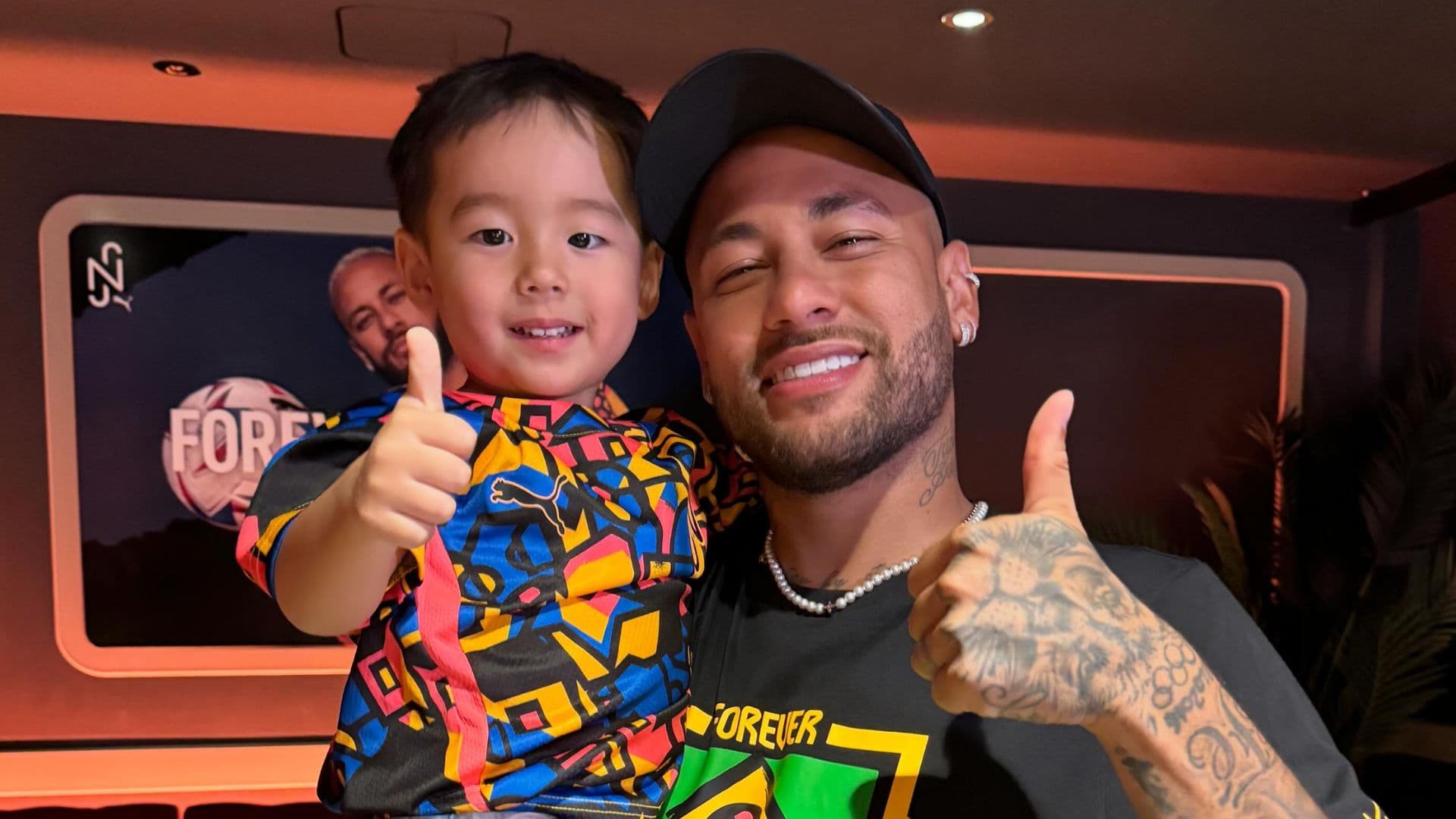 Criança diz que não gostou de Neymar após se recusar a tirar foto com o jogador