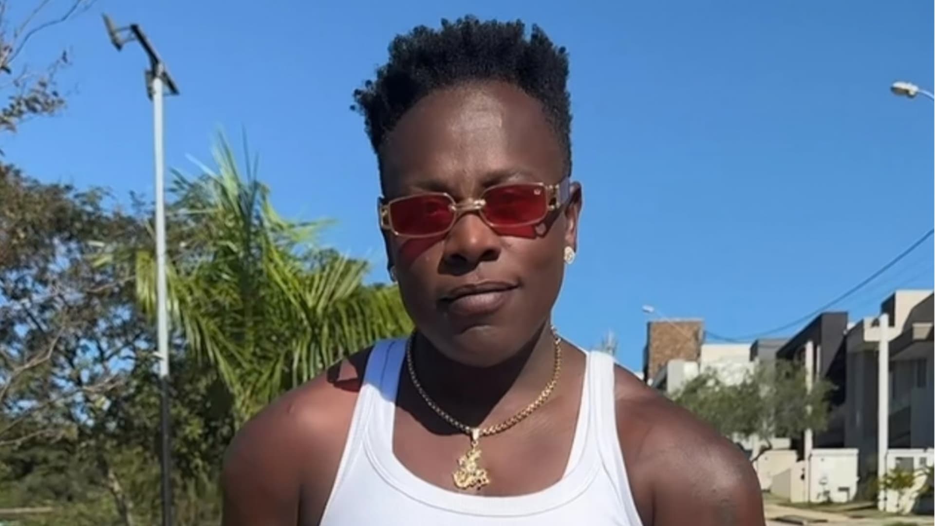 Neném se revolta após ex levar homem para casa onde vive com a filha: “Chorei igual a uma criança”
