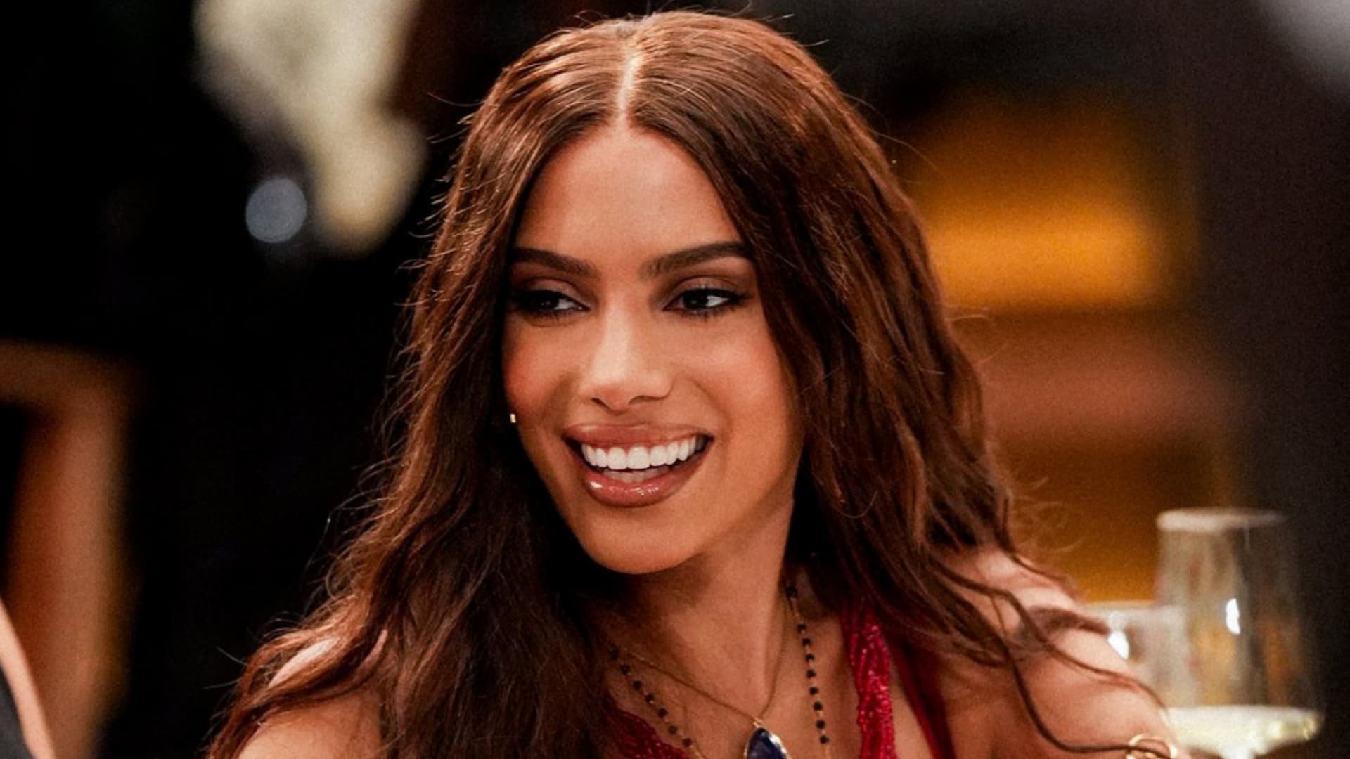Anitta surpreende ao revelar uso de celular antigo: “Desses que só faz ligação”