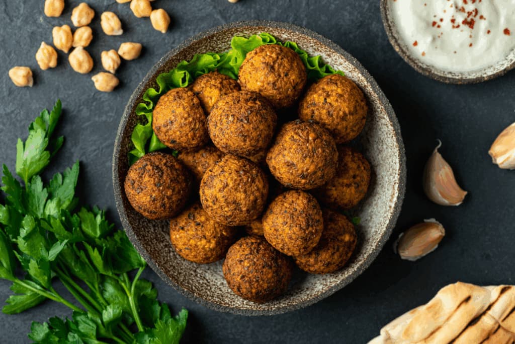 Aperitivos com grão-de-bico: 3 receitas proteicas fáceis para fazer em casa