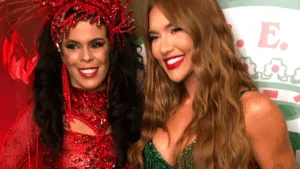 Virginia e Luciene Santinha posam para foto na quadra da Grande Rio