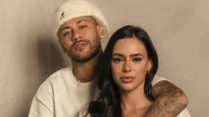 Neymar abraçado com Bruna Biancardi